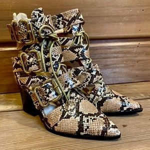 WOMENS BOHO FAUX PYTHON LACE UP HEELED ANKLE BOOTIES | Size 6 - NWOT